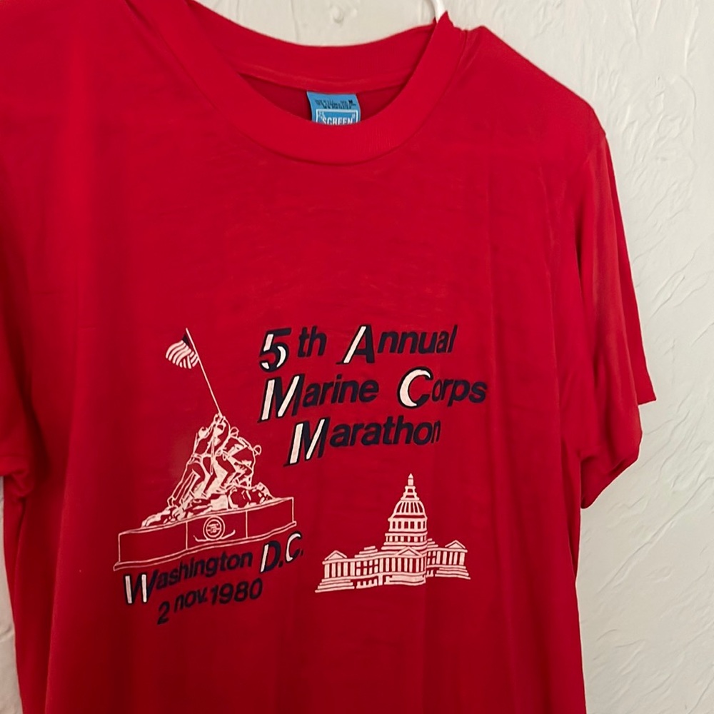 Vintage race day shirt for 5th Marine corps marathon in DC 1980 red, medium